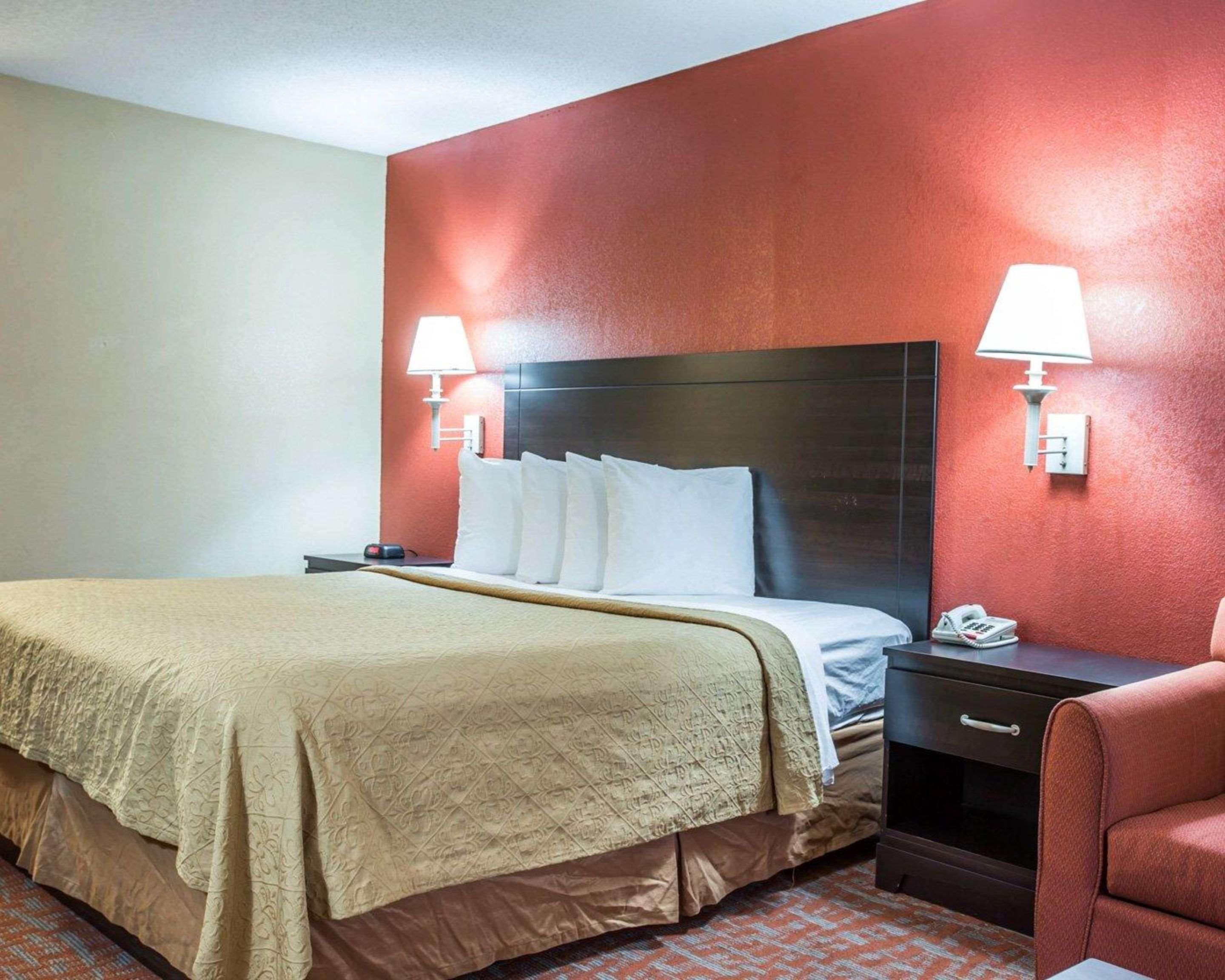 Quality Inn & Suites Monroe Ngoại thất bức ảnh