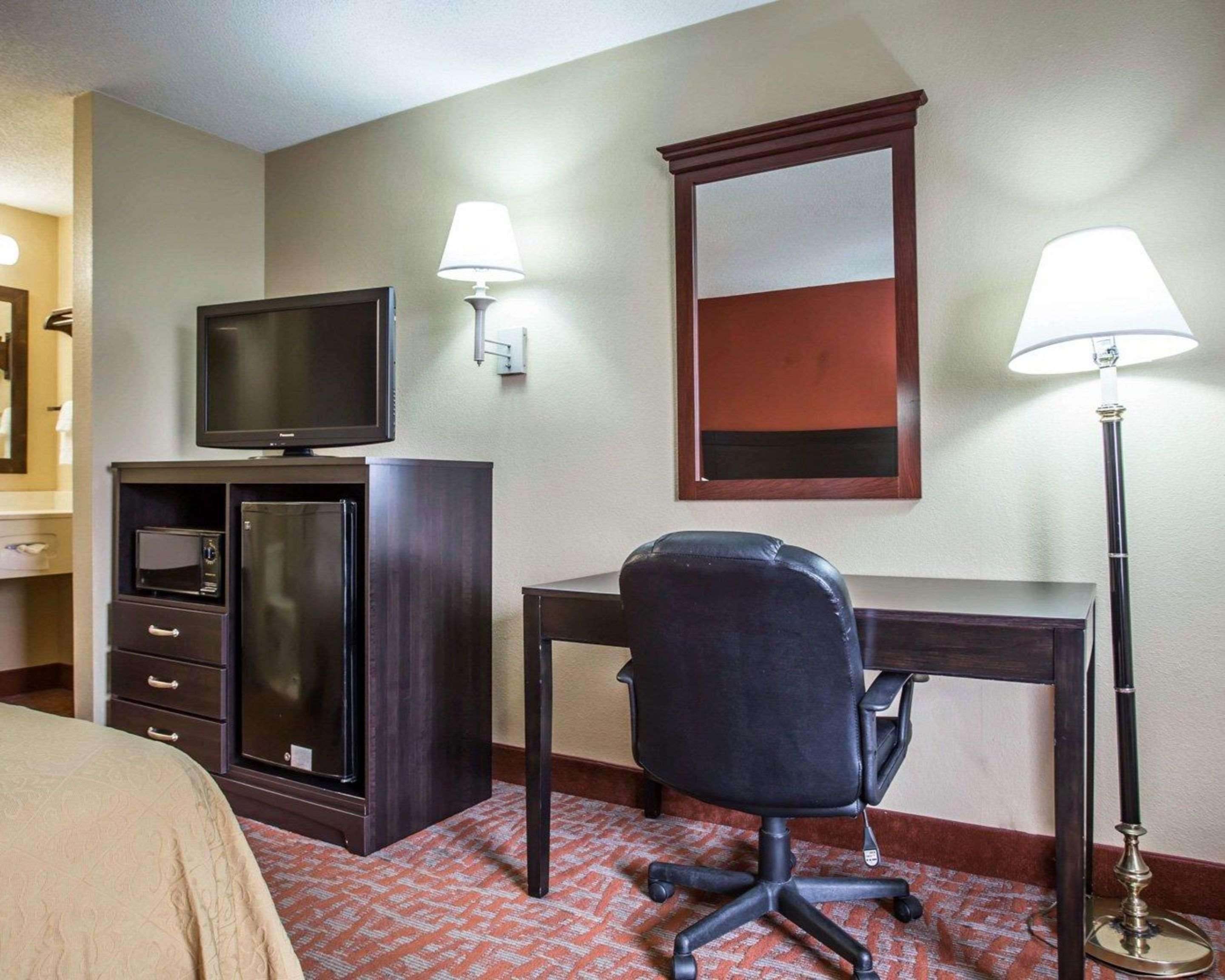 Quality Inn & Suites Monroe Ngoại thất bức ảnh