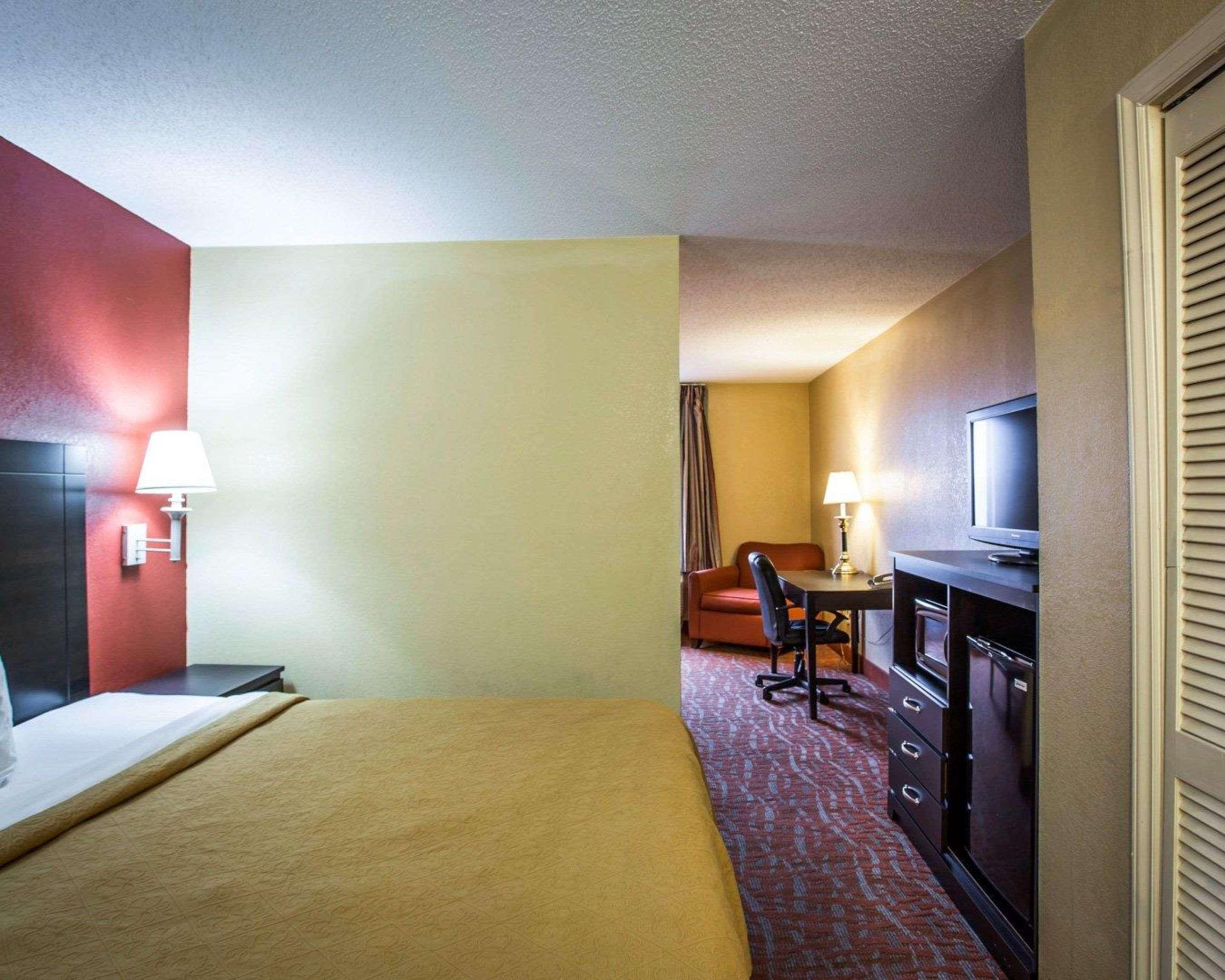 Quality Inn & Suites Monroe Ngoại thất bức ảnh
