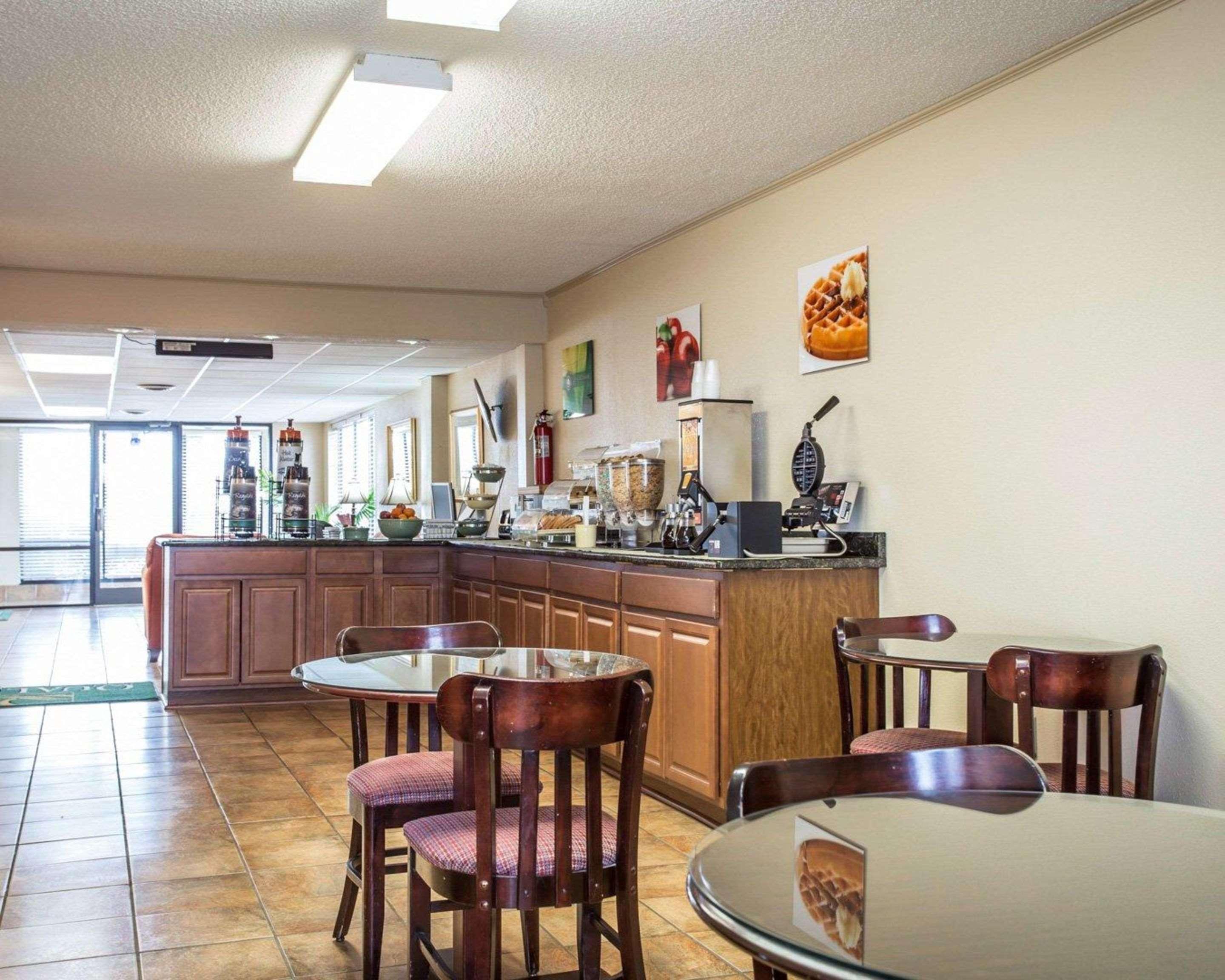 Quality Inn & Suites Monroe Ngoại thất bức ảnh