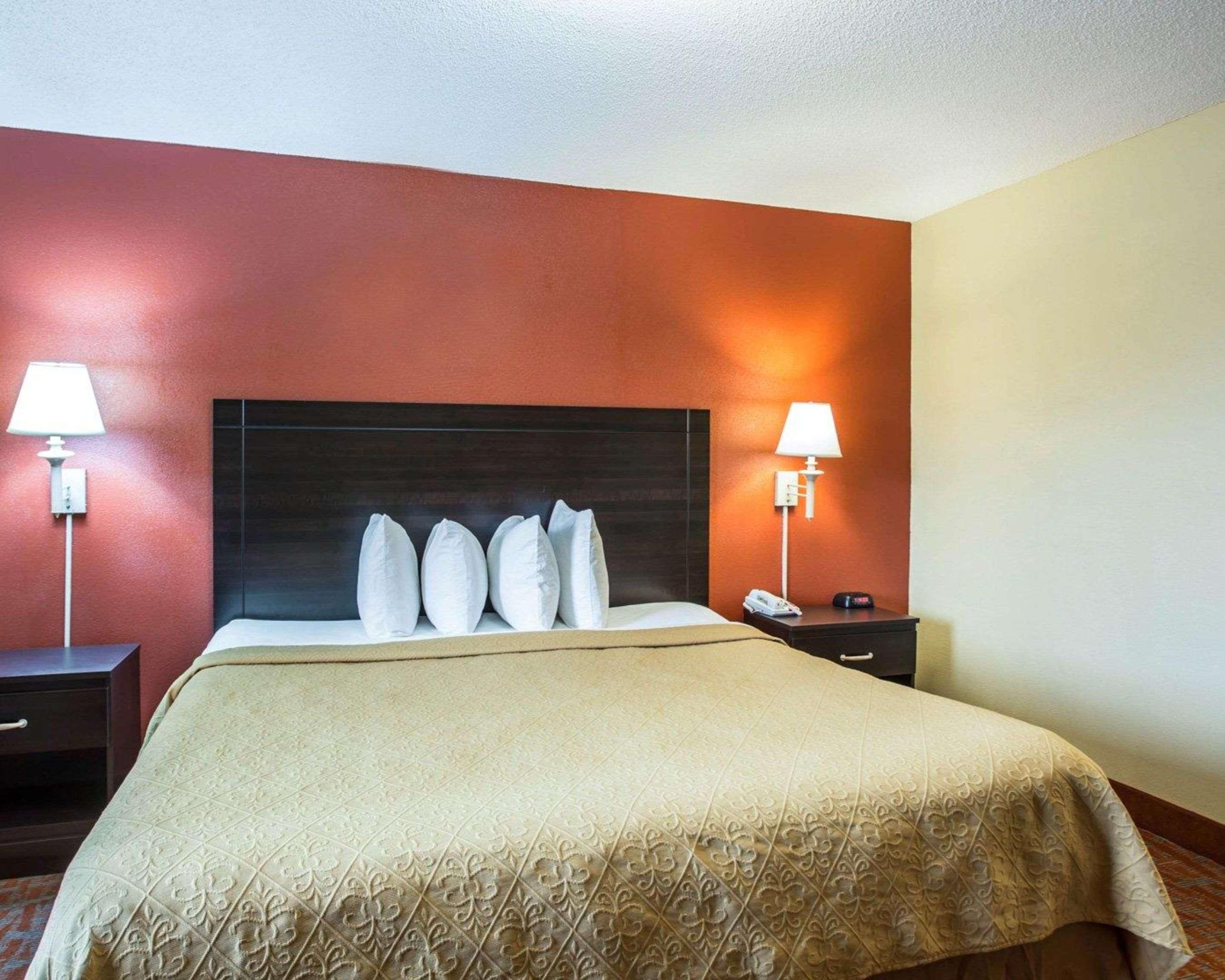 Quality Inn & Suites Monroe Ngoại thất bức ảnh