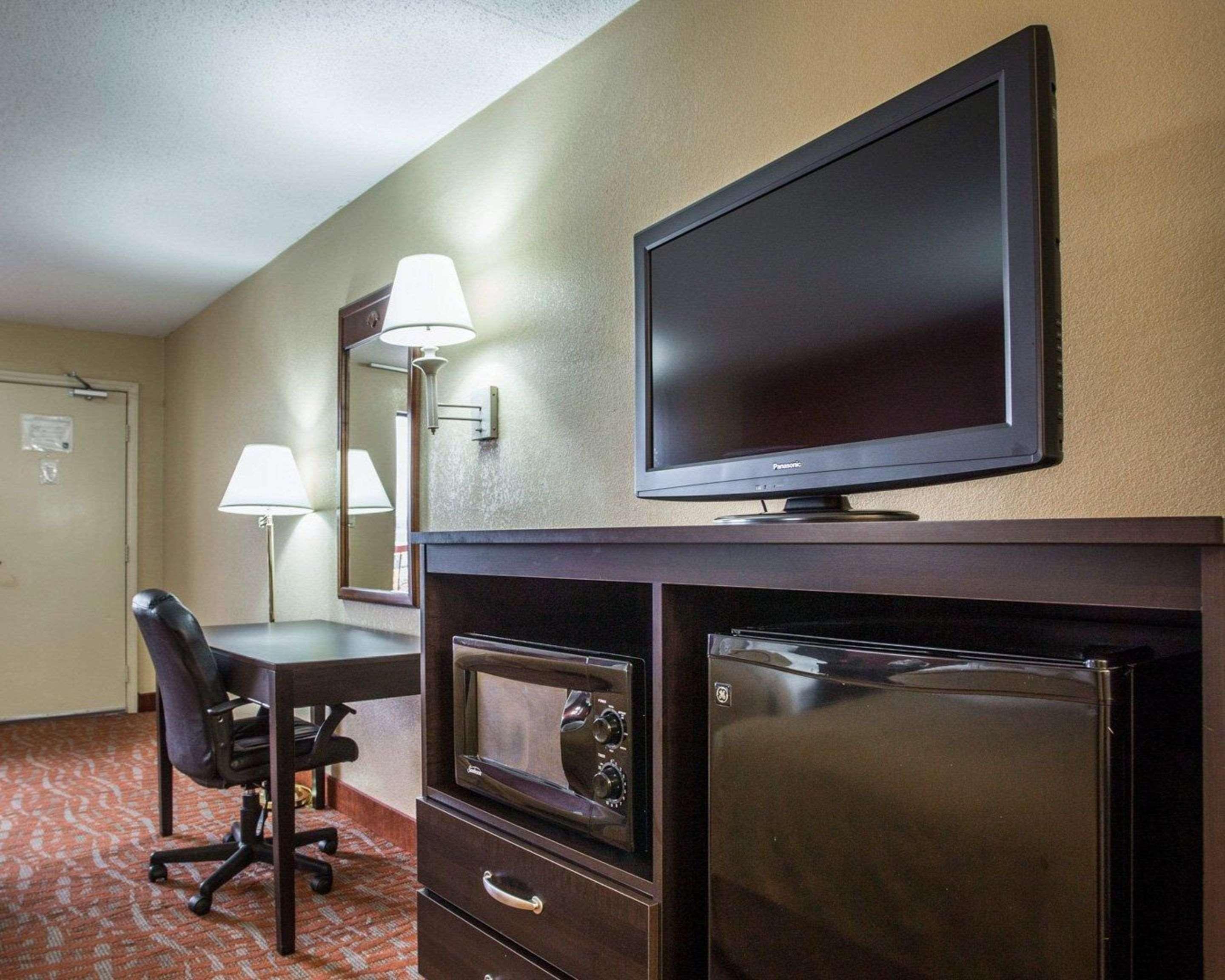 Quality Inn & Suites Monroe Ngoại thất bức ảnh