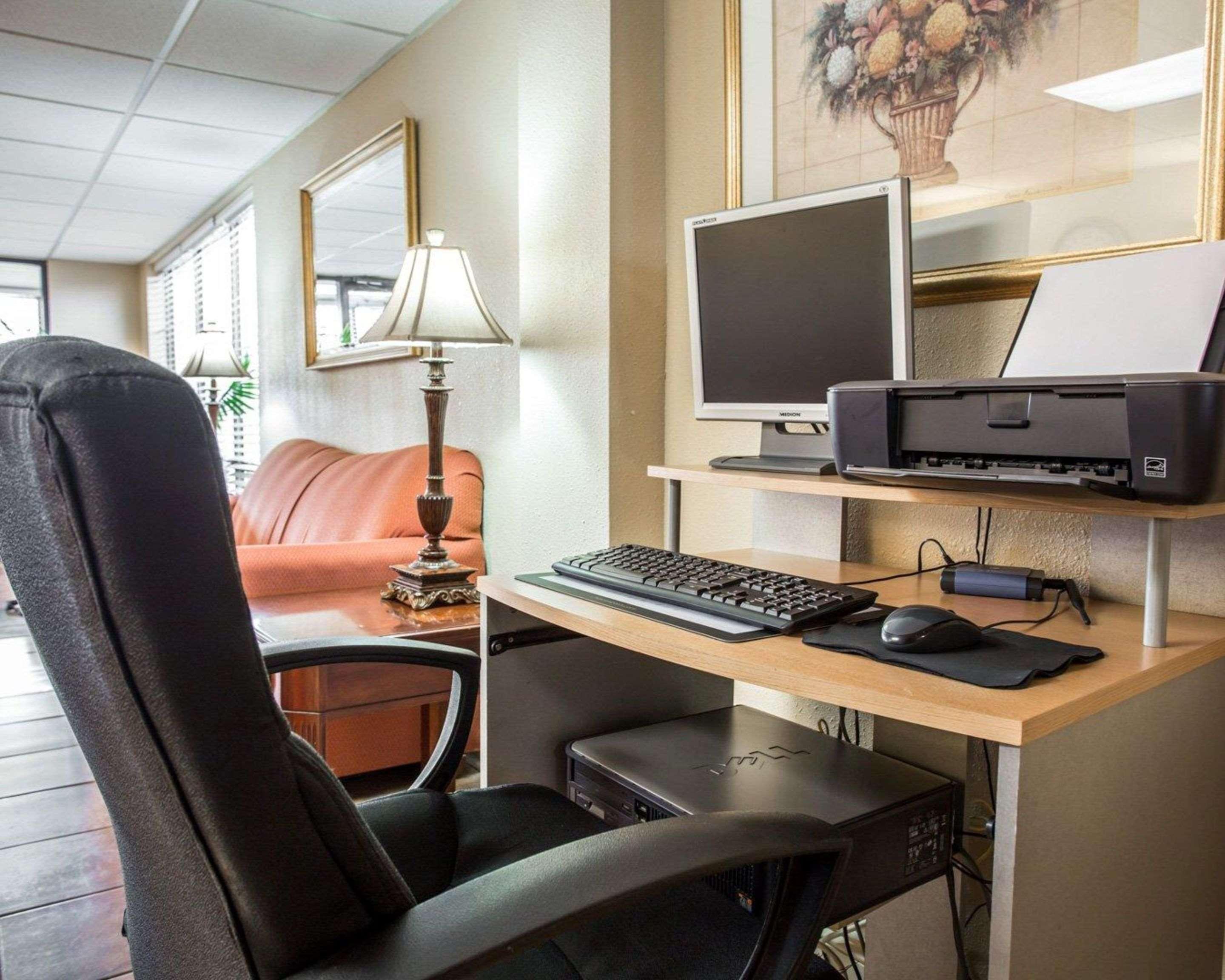 Quality Inn & Suites Monroe Ngoại thất bức ảnh