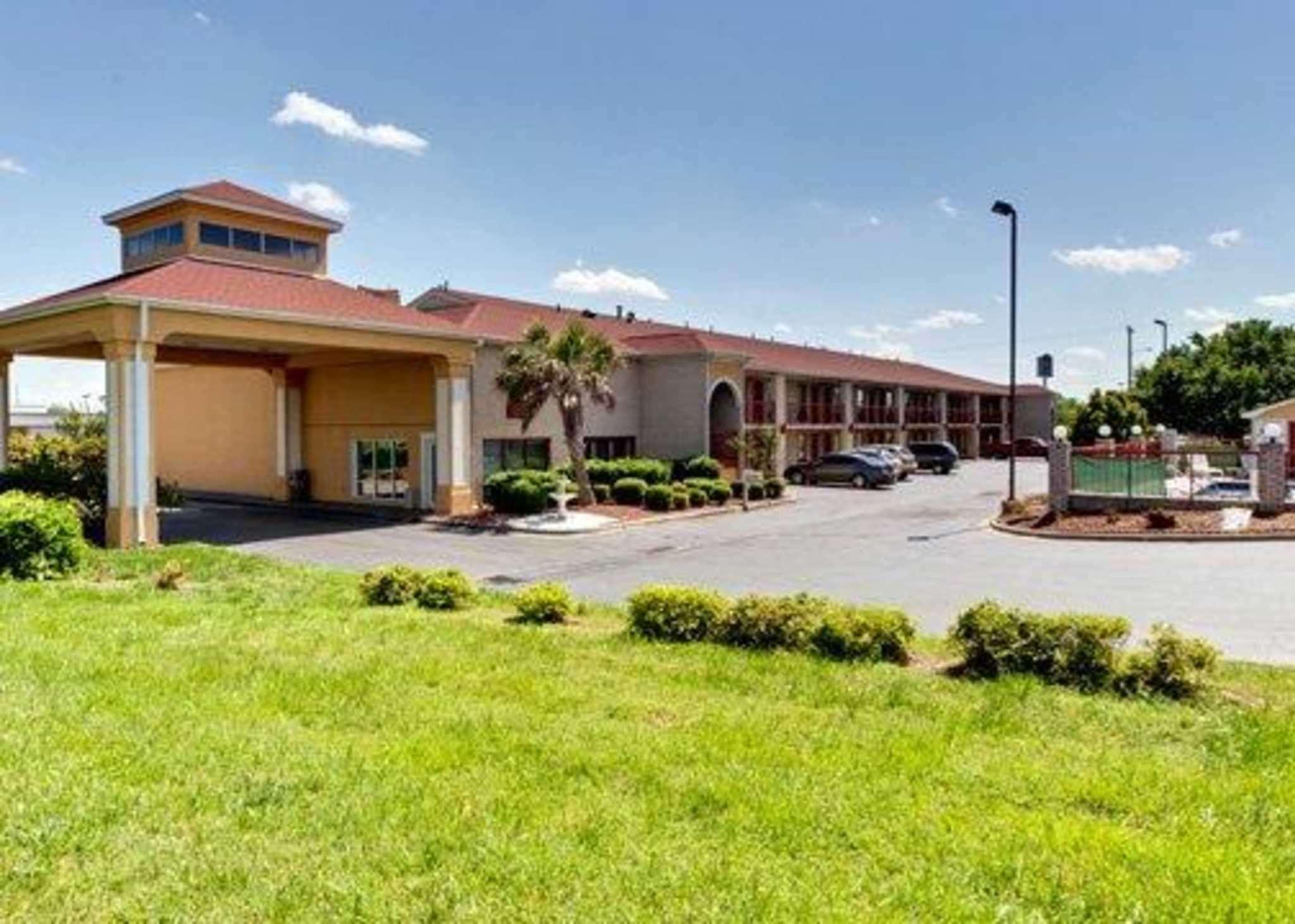 Quality Inn & Suites Monroe Ngoại thất bức ảnh