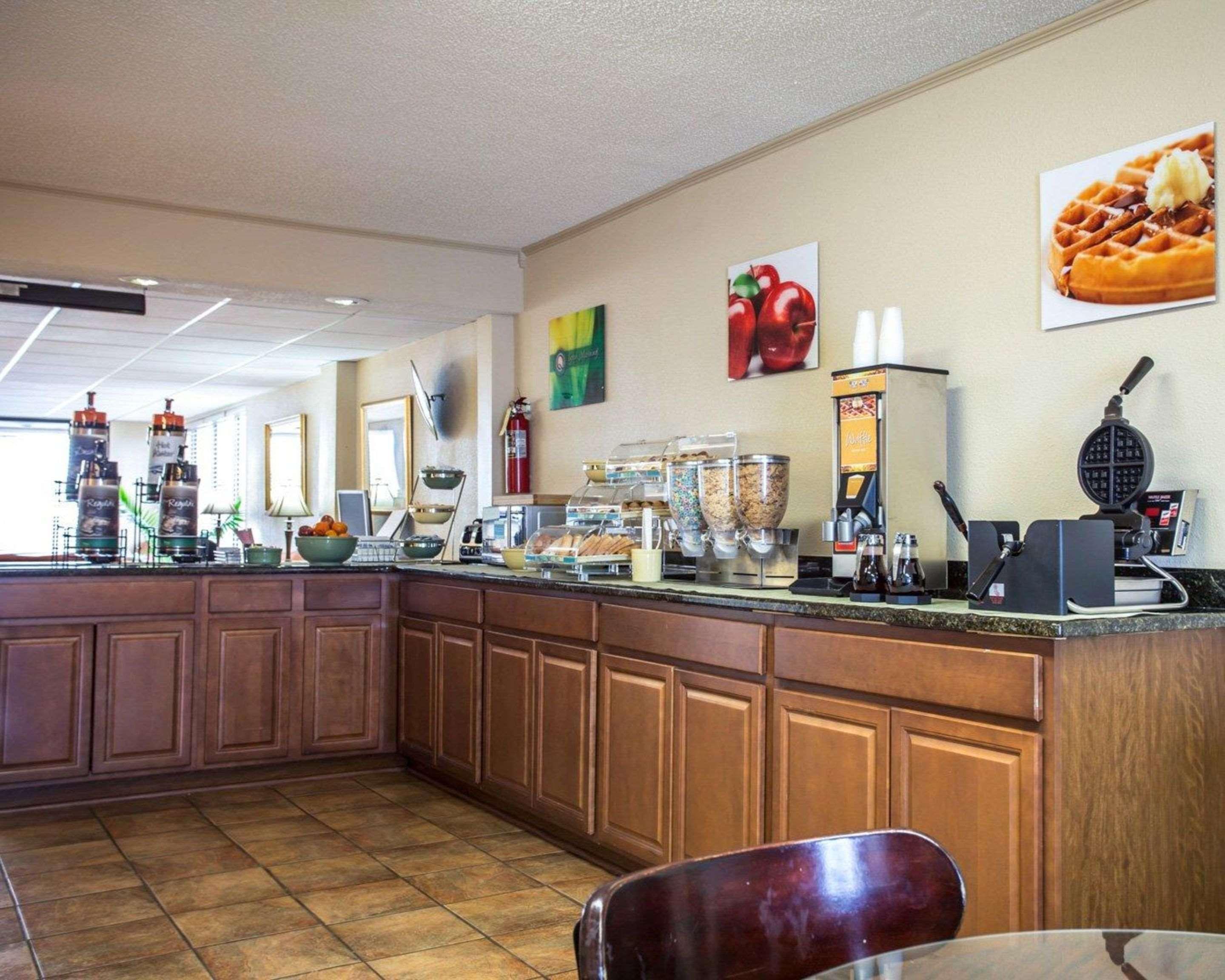 Quality Inn & Suites Monroe Ngoại thất bức ảnh