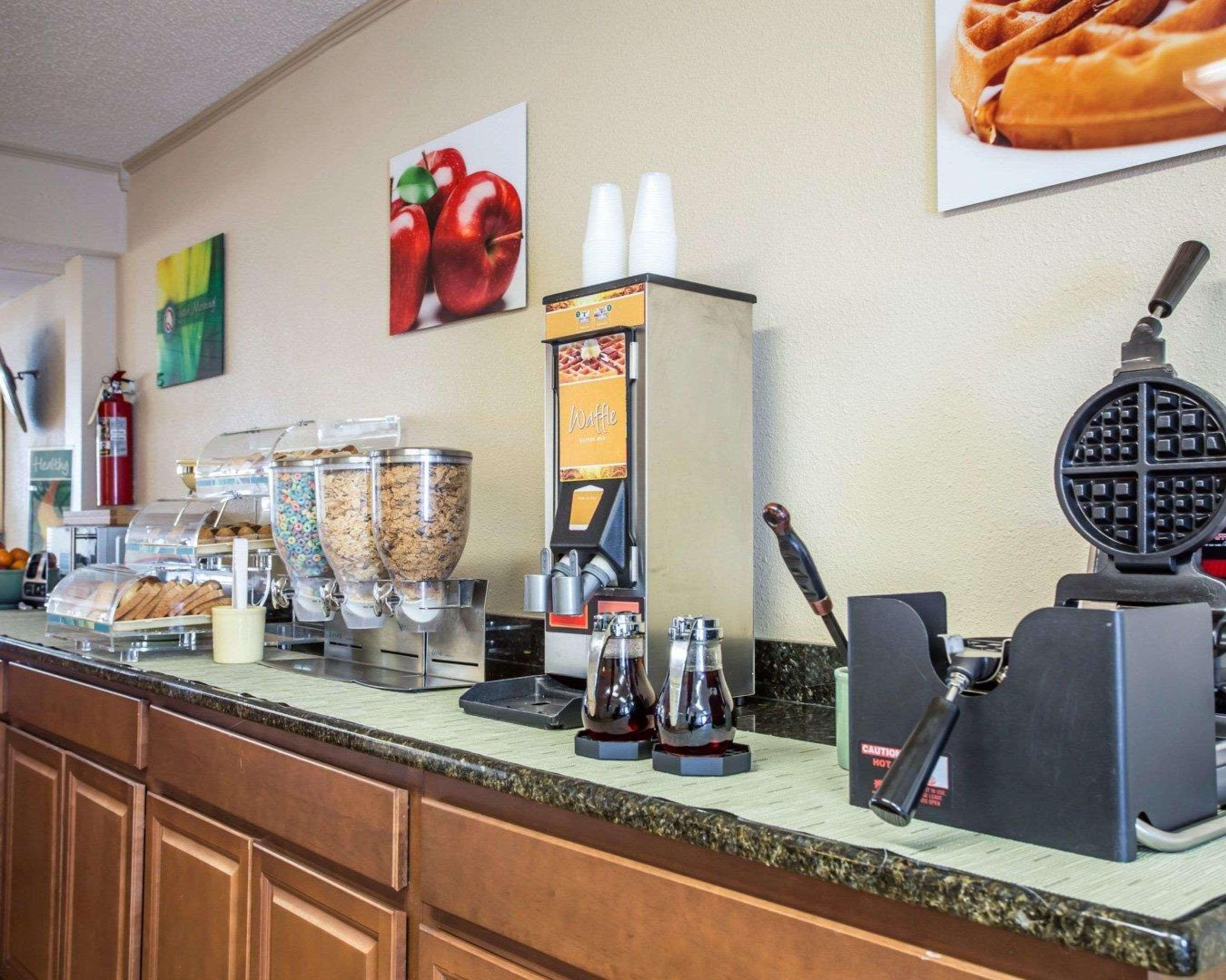 Quality Inn & Suites Monroe Ngoại thất bức ảnh